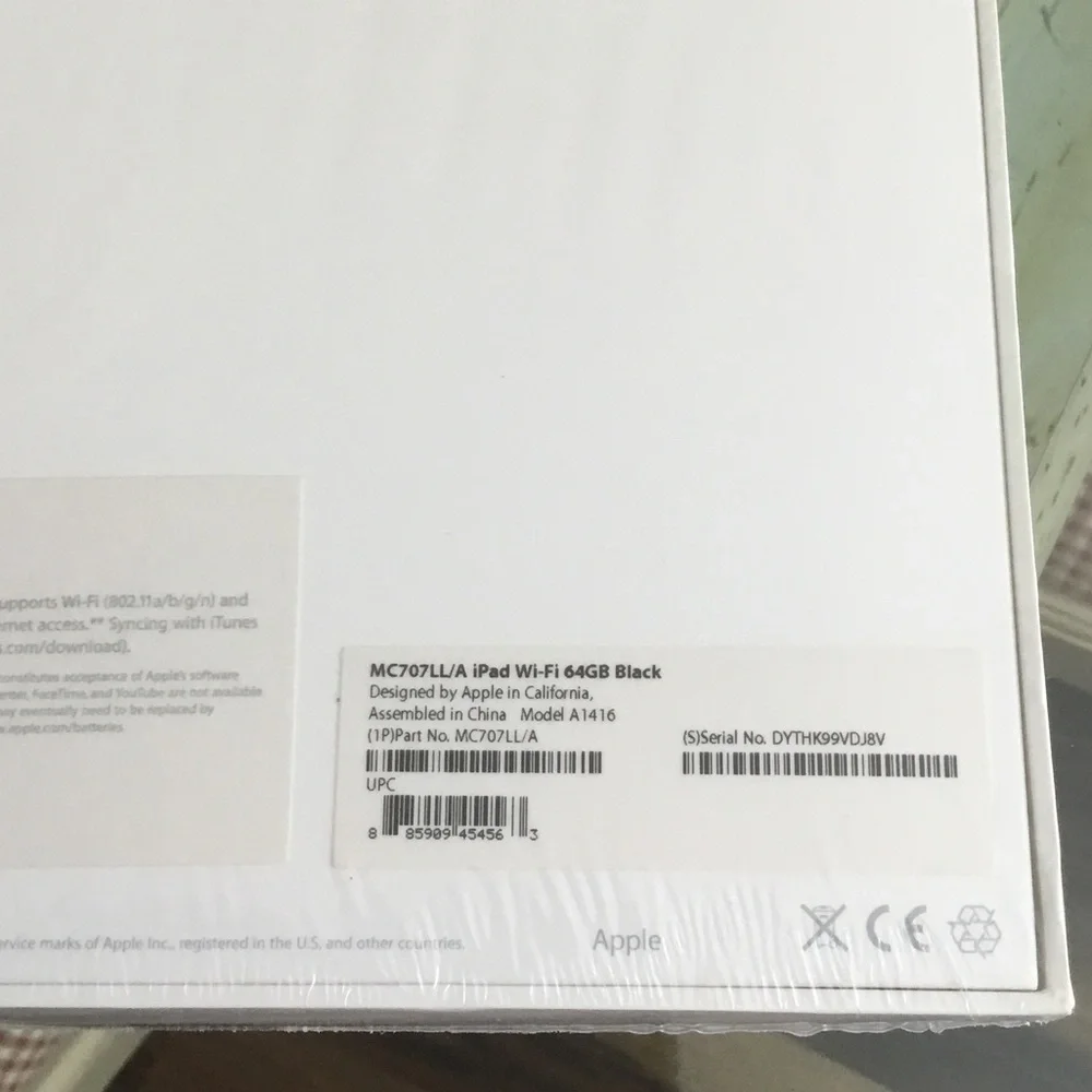 Apple iPad White with Silver Edge Tablet